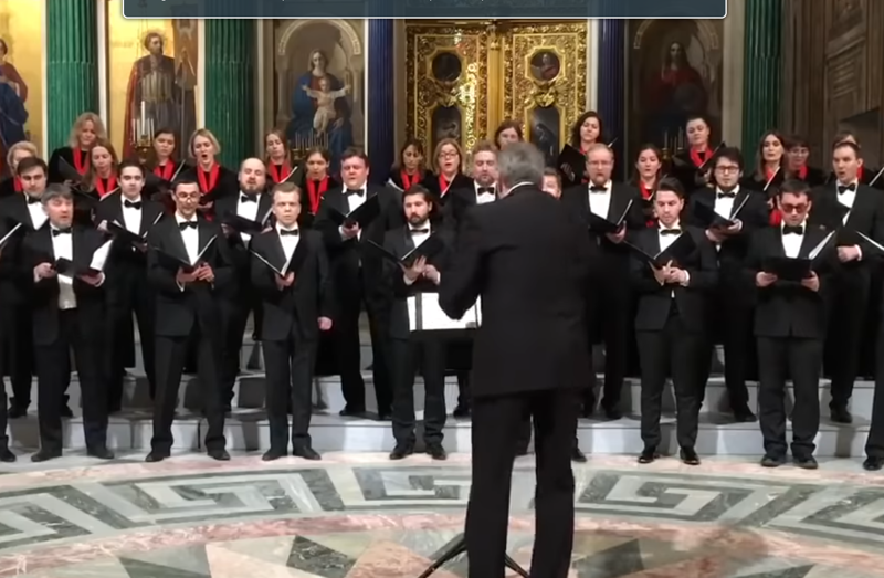 В чем разница между хором и Pussy riot ?