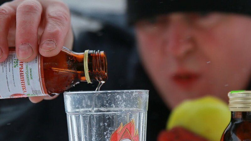 После запрета на "боярку" россияне стали реже умирать от алкоголя