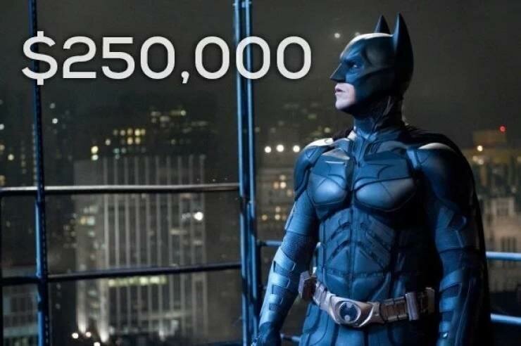 Костюмы супергероев из фильмов были проданы за бешеные деньги, и вот сколько они стоили
