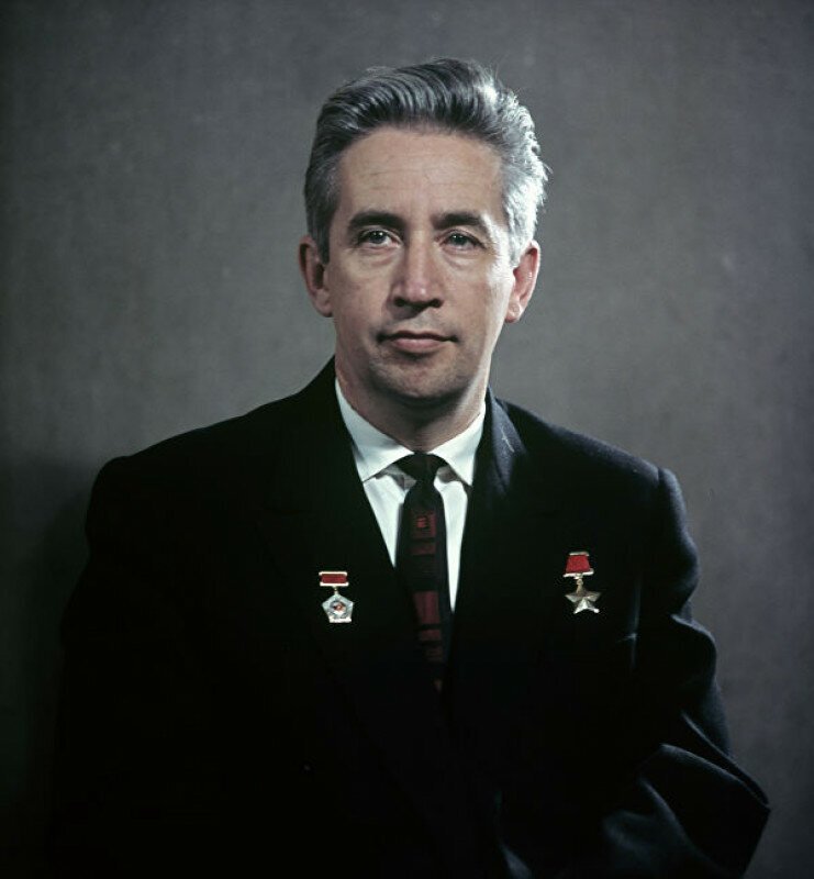 Единственный советский космонавт, не бывший членом КПСС: Константин Феоктистов