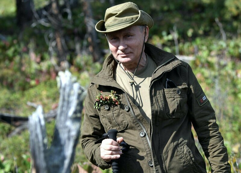 Куртку Путина пустили в свободную продажу