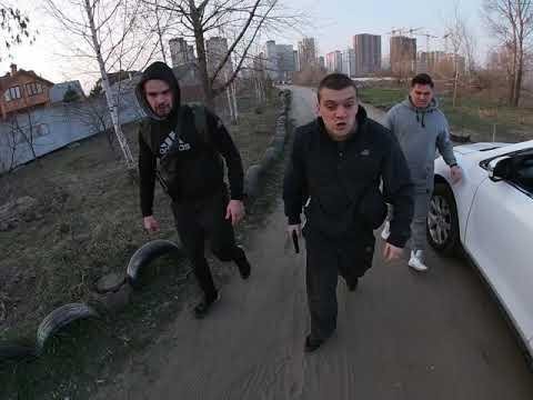 В Киеве трое мужчин, угрожая оружием, избили водителя квадроцикла