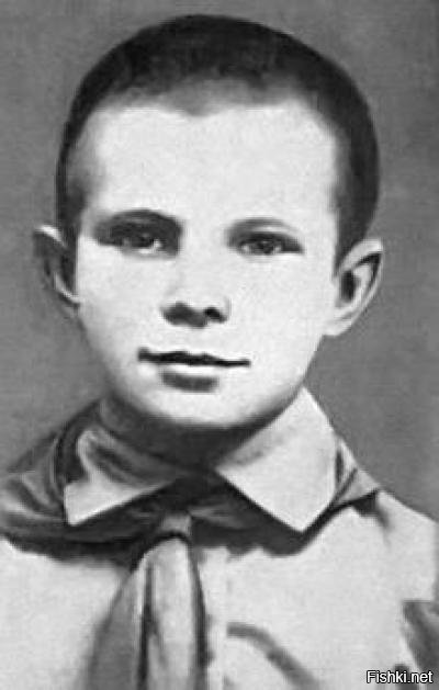 Кем хотел стать Юрий Гагарин в детстве