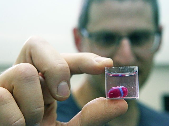 Израильские ученые первыми в мире с помощью 3D-принтера создали "живое" сердце !!!