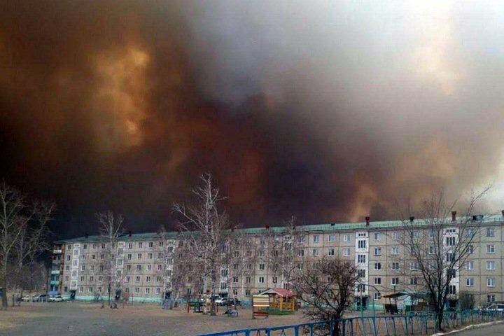 В Забайкалье степные пожары перекинулись на поселения