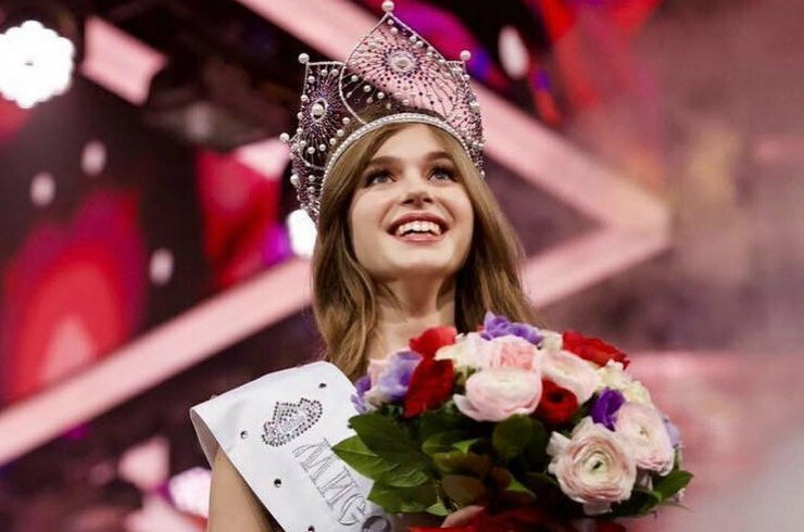 Журнал "Glamour Russia" удалил свой твит о победительнице "Мисс Россия - 2019"