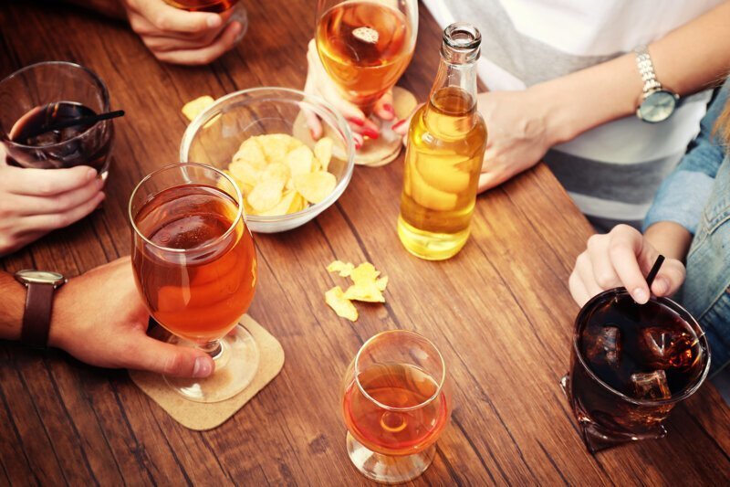 Пить или не пить: что вреднее – пиво или кола?