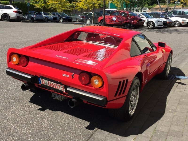 В Германии во время тест-драйва покупатель угнал классическую модель Ferrari