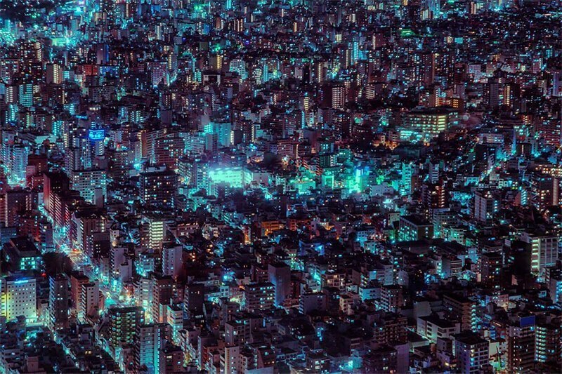 Огни большого города: вид на ночной Токио с высоты