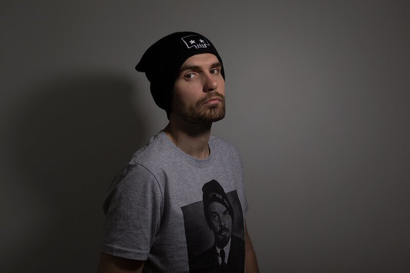 Noize MC провел открытый урок музыки в школе