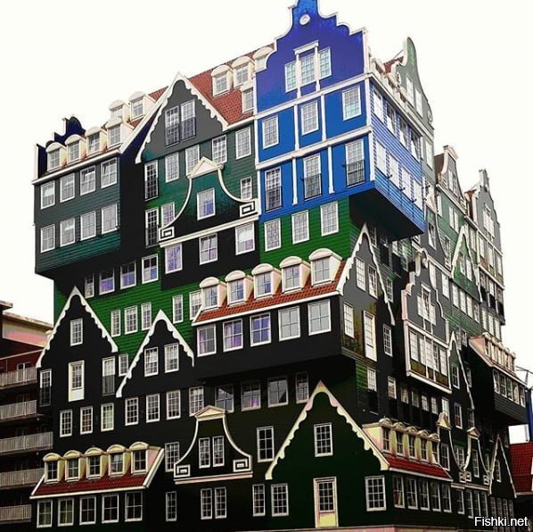 Это не LEGO, а вполне реальное здание