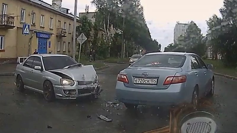 Авария дня. Subaru и Toyota в Новосибирске