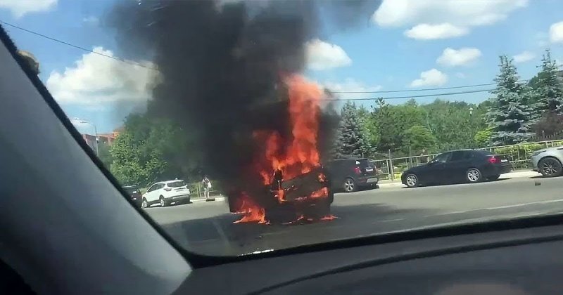 «Еду такой, еду…» — видео мощного взрыва автомобиля в Одинцово