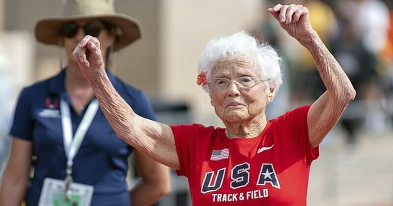 103-летняя бегунья из США вновь подтвердила свое прозвище "Ураган"