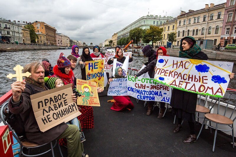 В одной тоталитарной стране запрещают аборты