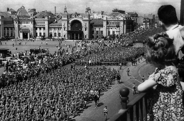 «Большой вальс» нацистов в 1944 году   (об этом писали не раз, но напомнить никогда не мешает)