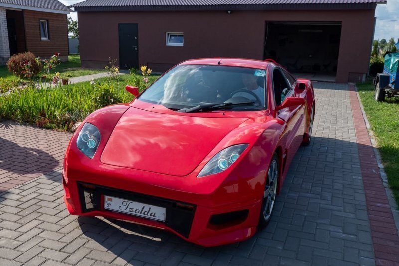 Красная «Изольда»: белорус своими руками создал автомобиль мечты