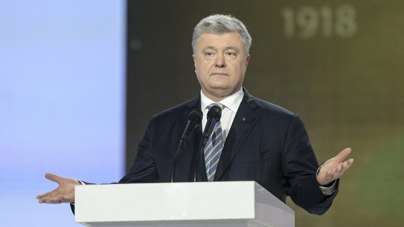 «Не за что краснеть». Порошенко сбежал из Украины