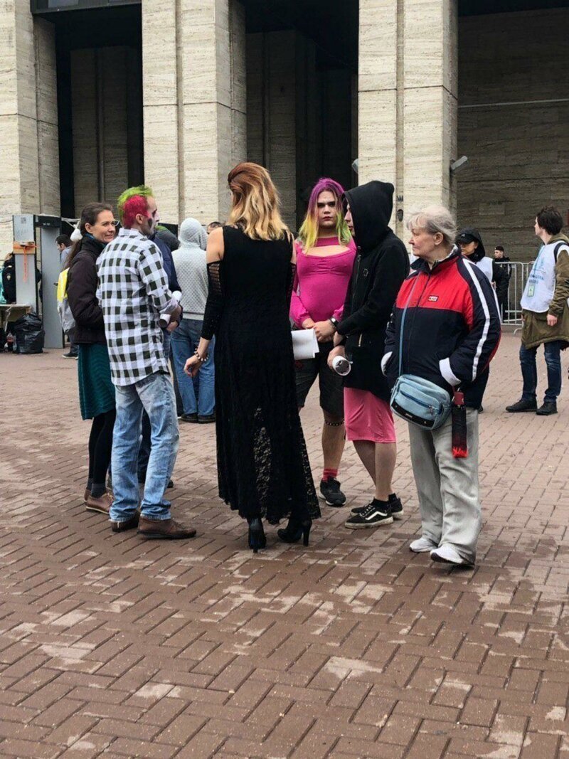 Митинг оппозиции в Москве оккупировали фрики и маргиналы