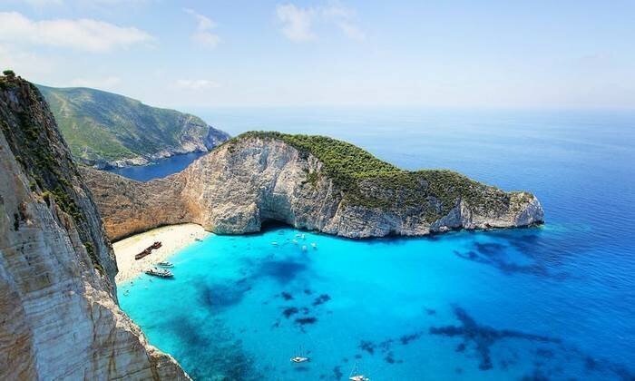 Греческий остров будет платить вам 600 евро в месяц, если вы готовы здесь жить