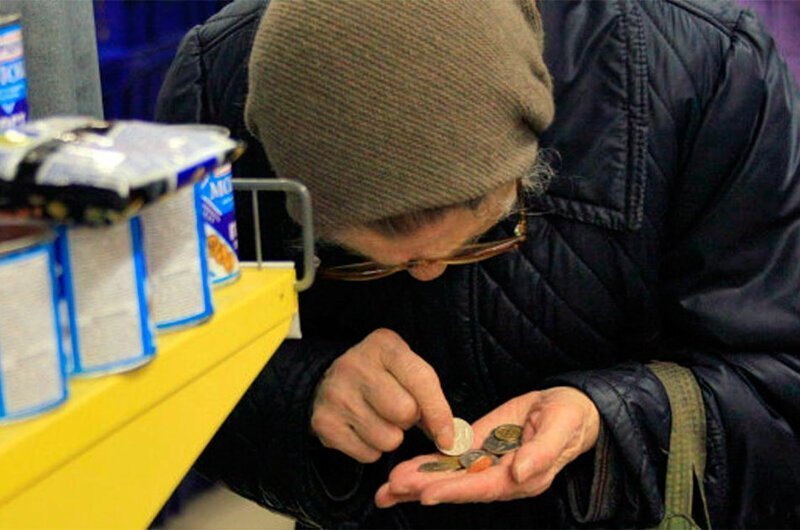Про нищую бабушку с картошкой