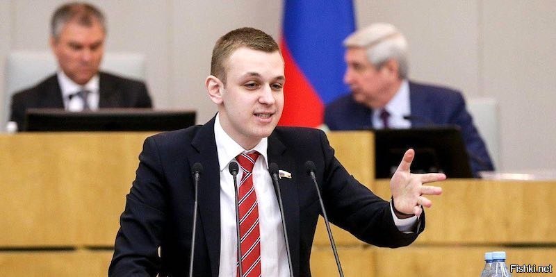 Самый молодой депутат Госдумы Василий Власов обратился к министру спорта Павл...