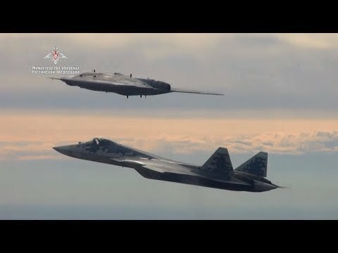 Истребитель Су-57 впервые поднялся в небо вместе с ударным беспилотником «Охотник»