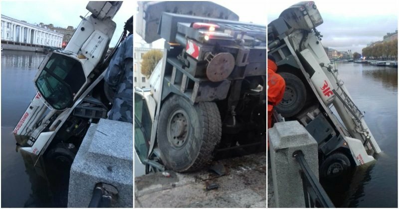 В центре Петербурга автокран без водителя пробил ограждение и упал в Фонтанку 