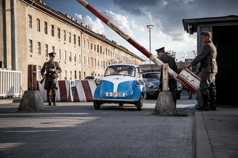 Маленький автомобиль для большого побега! Как люди бежали из Восточного Берлина на BMW Isetta