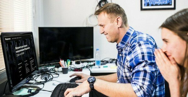 «Хоть копейку иностранных денег покажите!»