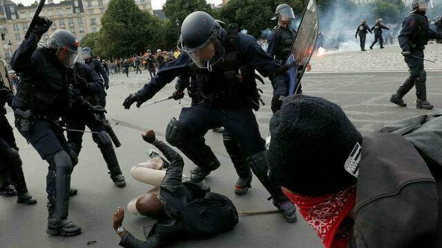 Хочешь, как на Западе? Видео жесточайших разгонов митингов