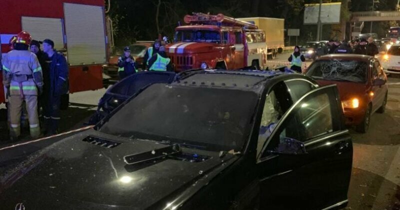 В Киеве киллер-мотоциклист взорвал Mercedes крупного бизнесмена