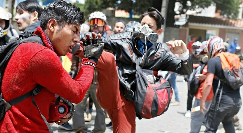 Переворот и анархия: что происходит в Боливии