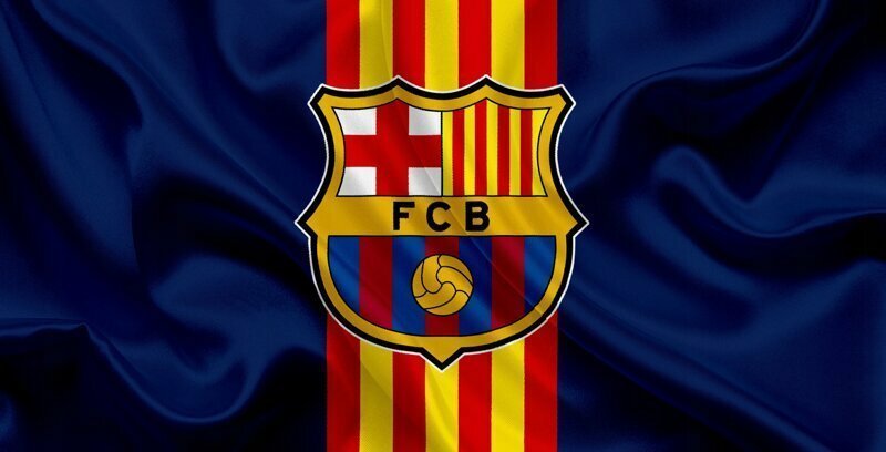 Загадки символики: почему испанский ФК «Барселона» носит флаг Англии на эмблеме?