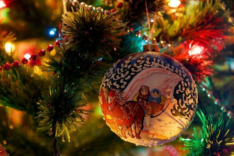 Как появилась традиция ставить елку на Новый год и Рождество?