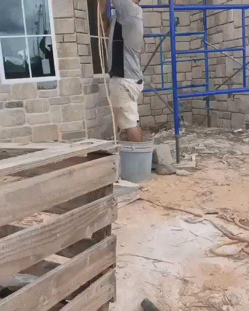 Будни строителя