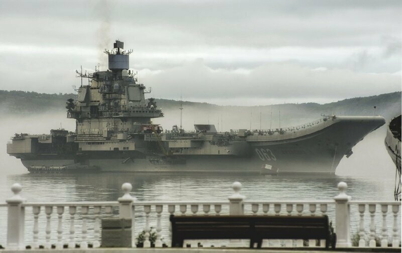 Источник в штабе Северного флота: ущерб от пожара на «Адмирале Кузнецове» мог составить ₽95 млрд