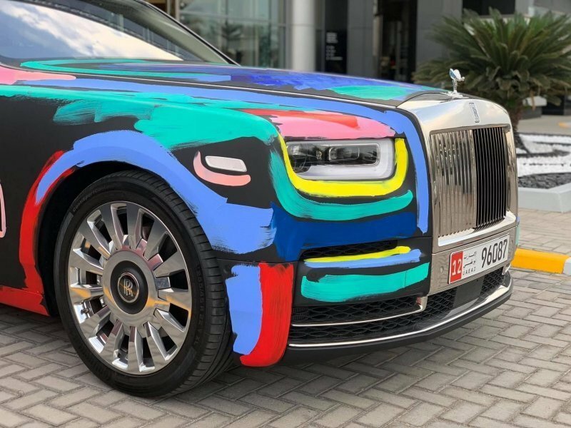 Уличный художник превратил Rolls-Royce Phantom в объект современного искусства