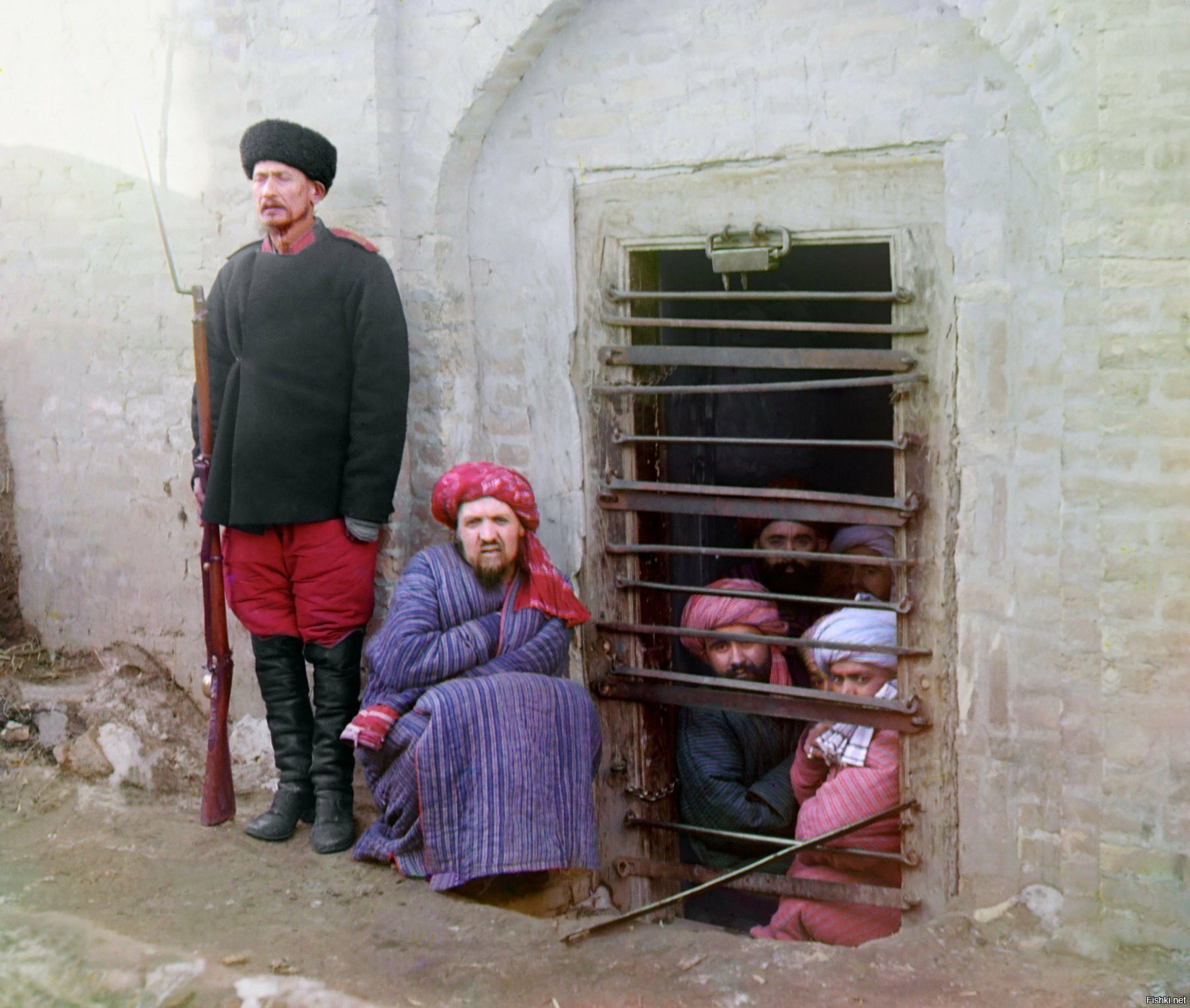 Тюрьма (зендан) в Бухаре 1907год