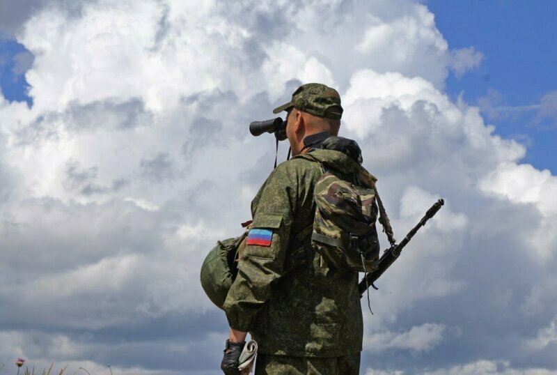 Пора вводить войска на Донбасс и строить там военные базы