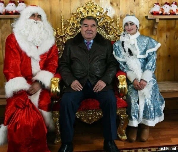 У президента Рахмона самая сногсшибательная снегурочка