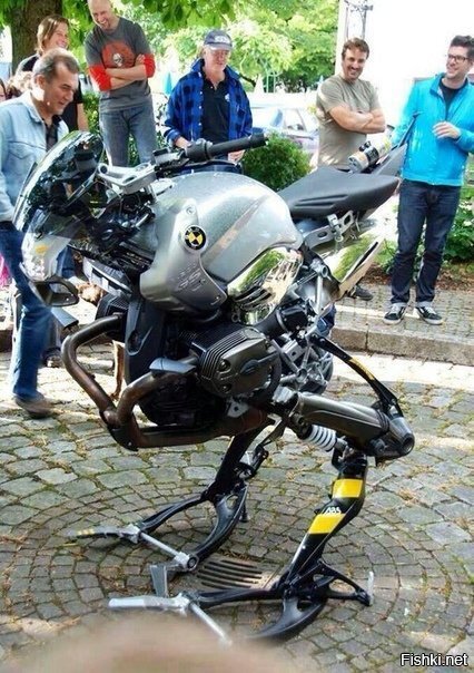 BMW первый концепт бегающего мотоцикла 
