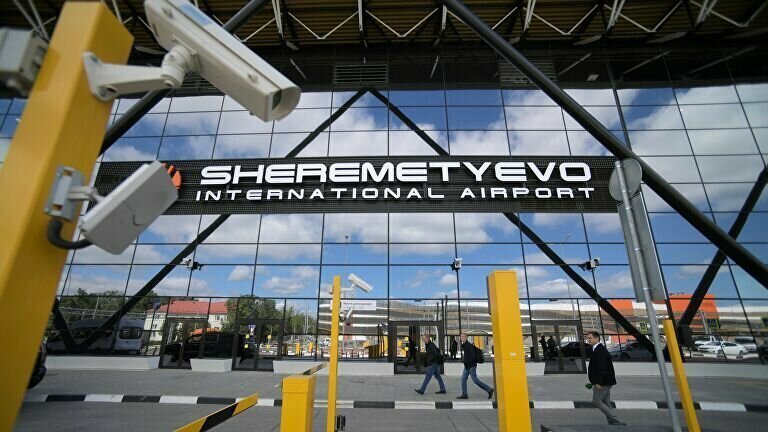 Мужчина бросил двух детей в аэропорту «Шереметьево»