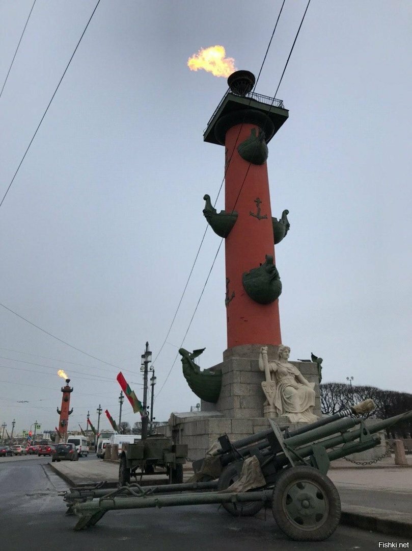 Всё готово к памятному салюту в честь полного снятия блокады выстоявшего Лени...