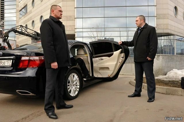 Когда хочешь пройтись с пакетами из &quot;Пятёрочки&quot; до дома но статус н...