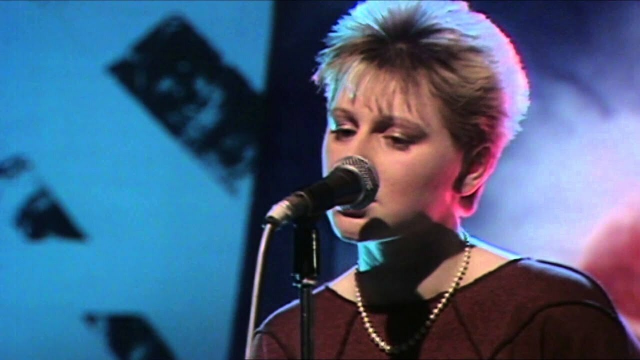 чудесная Лиз Фрейзер: Cocteau Twins - Pearly Dewdrops' Drops