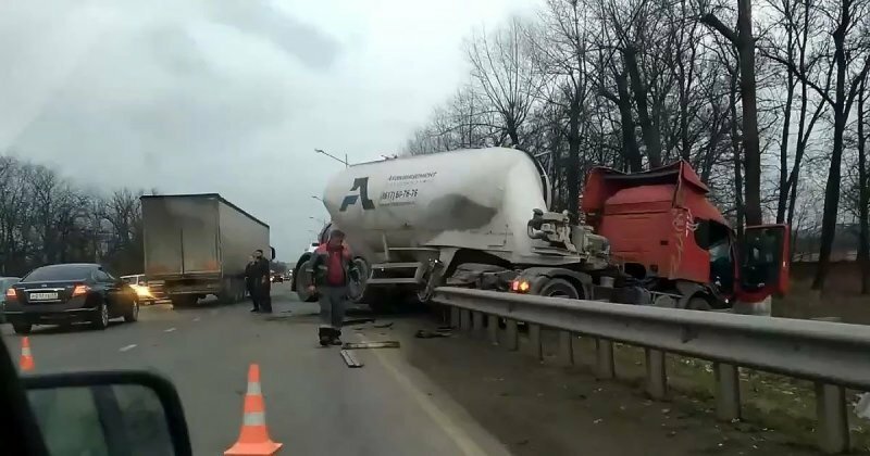 Авария дня. В Краснодаре водитель большегруза убил мать с ребенком