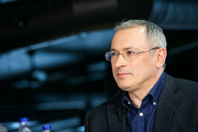 Михаил Ходорковский обворовывает туристов