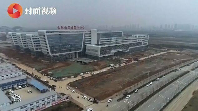 Первый в Китае спецгоспиталь для больных с коронавирусом запустили за 48 часов