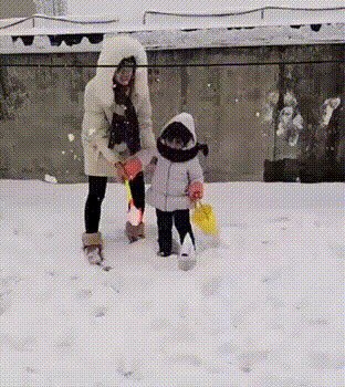И в бровь и в глаз